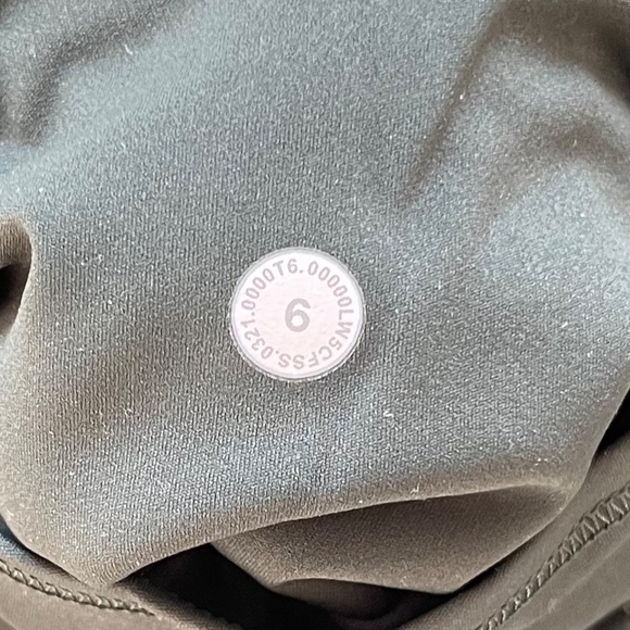 Lululemon⎜Fast and Free High-Rise Tight 28" *Brushed⎜Rainforest Green - Picture 12 of 15